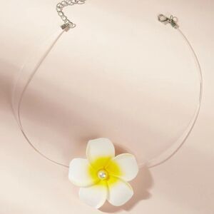 Flower with faux pearl accent choker​​ 🌺